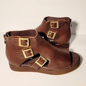 Antelope Buckled Leather Peep Toe Sandals